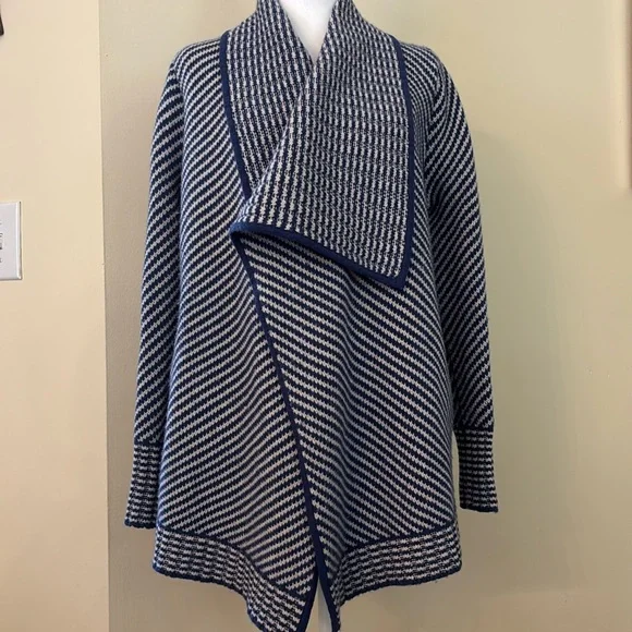 Southern Tide Women’s Sweater XS – Blue & White Wrap Merino Wool & Cashmere - Picture 2 of 12